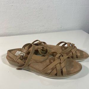 Comfort by Rockport tan strap sandals, size 7.5